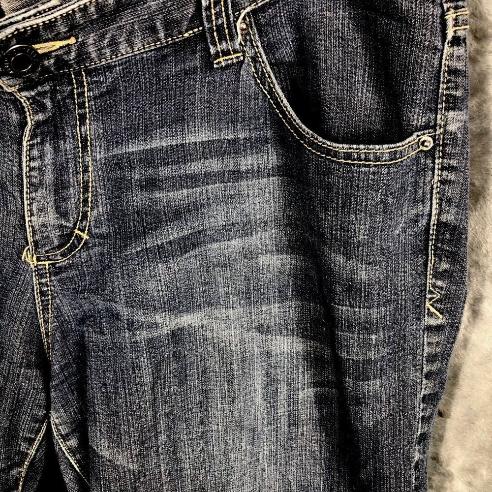 Mossimo Denim Bermuda Shorts Women’s Size Adult 17 Distressed Stretch Fit 6 - Picture 6 of 16